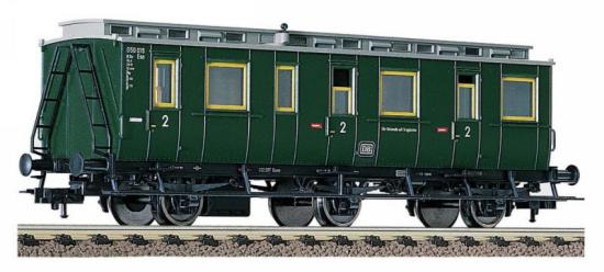 Passenger car 2nd class with luggage compartment type B 3 tr (C 3 tr pr 02/04)<br /><a href='images/pictures/Fleischmann/5068.jpg' target='_blank'>Full size image</a>